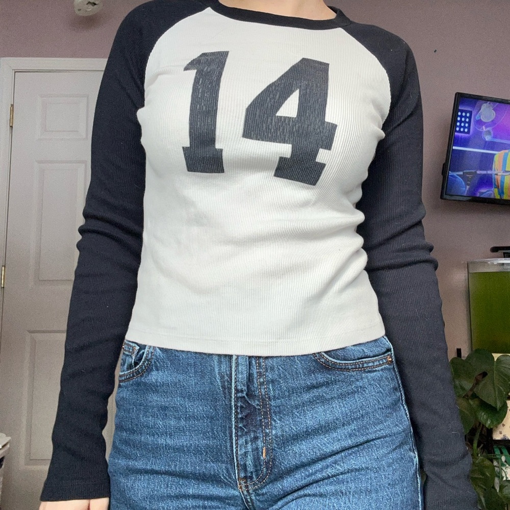 Women's Brandy Melville Navy and White Raglan Sleeve Top